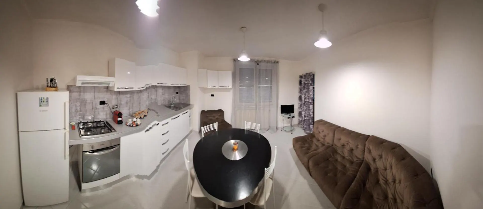 奥斯蒂亚·安提卡Celine'S House公寓